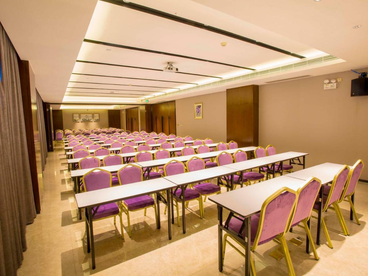 Borrman Hotel Nanning Railway Station Branch Exteriör bild